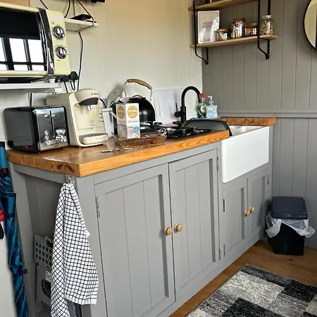 On The Moor Shepherds Huts Bodmin Exterior photo