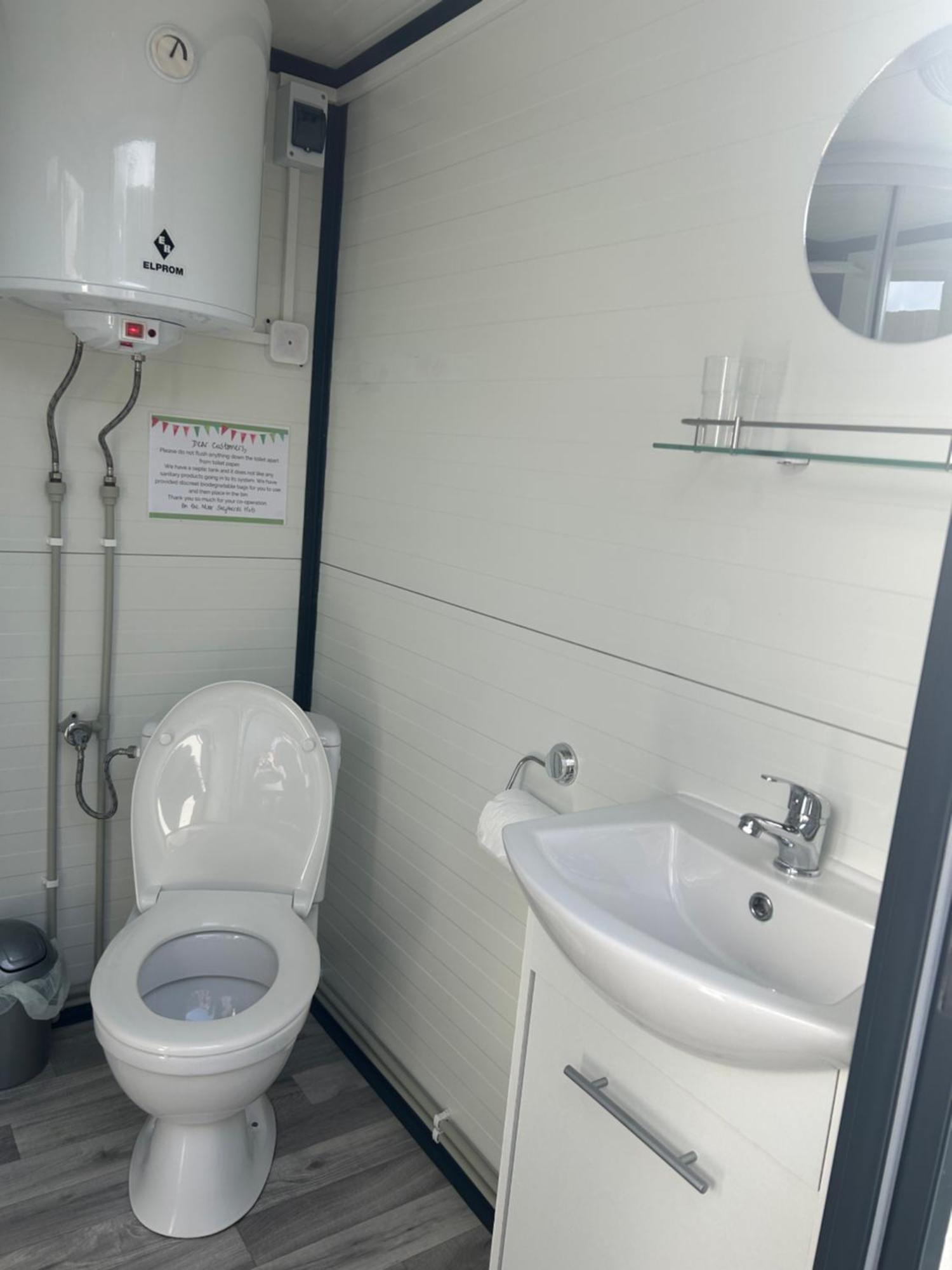 On The Moor Shepherds Huts Lodge *