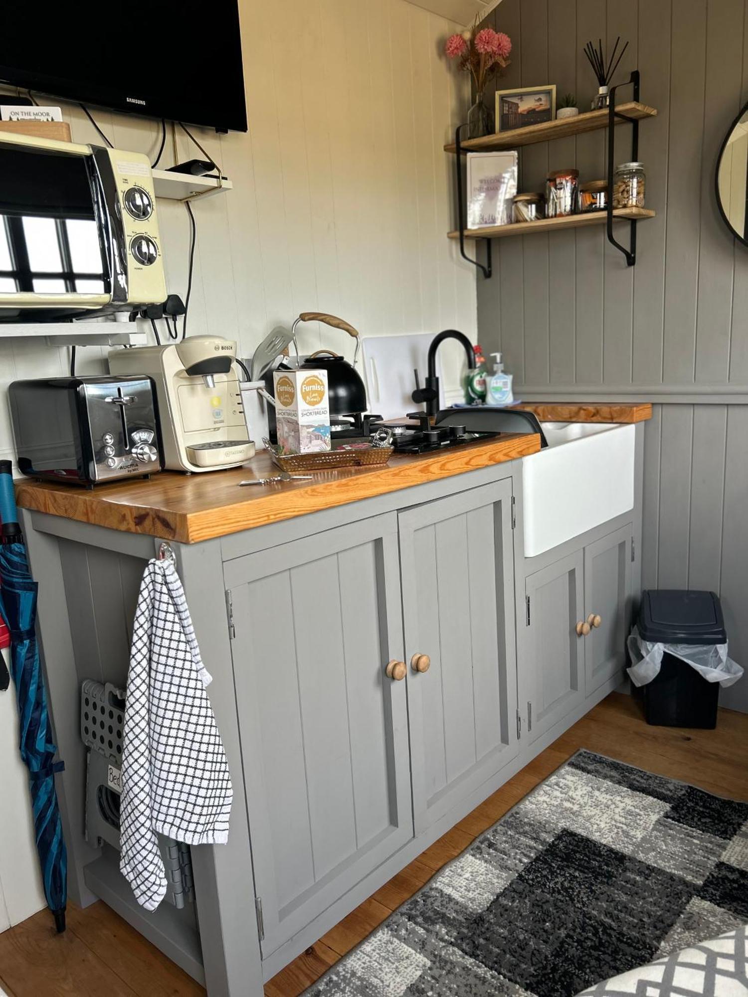 On The Moor Shepherds Huts Lodge
